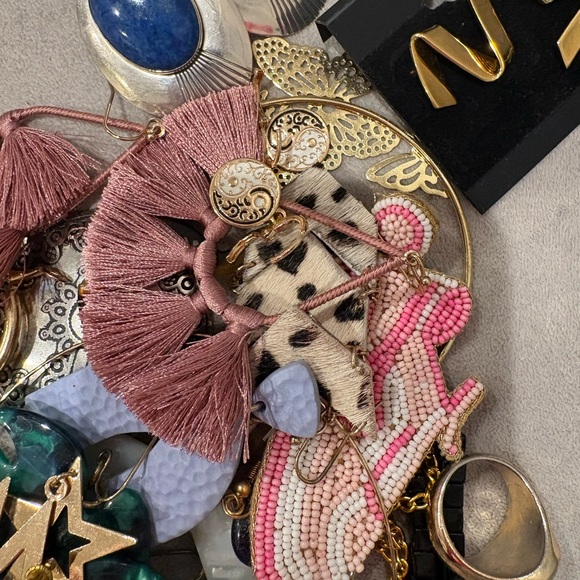 Earring bundle - Picture 3 of 4